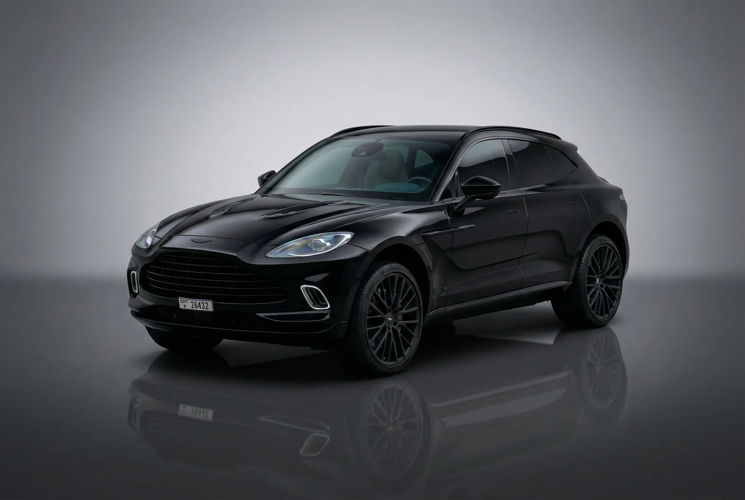 Aston Martin DBX - Image 2