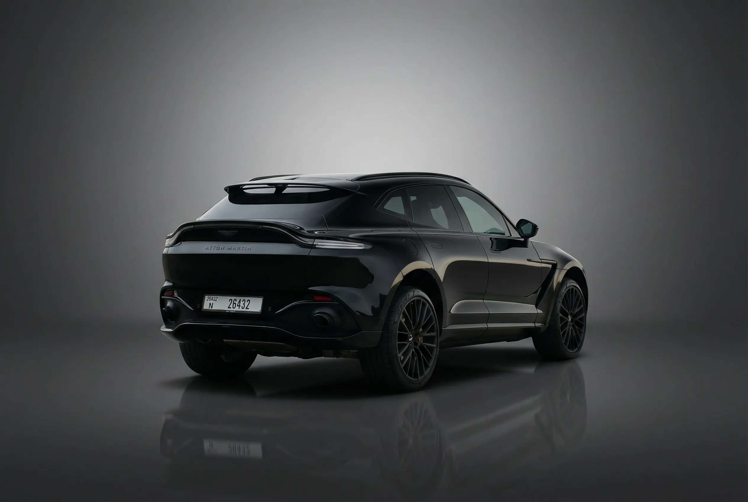 Aston Martin DBX - Image 5