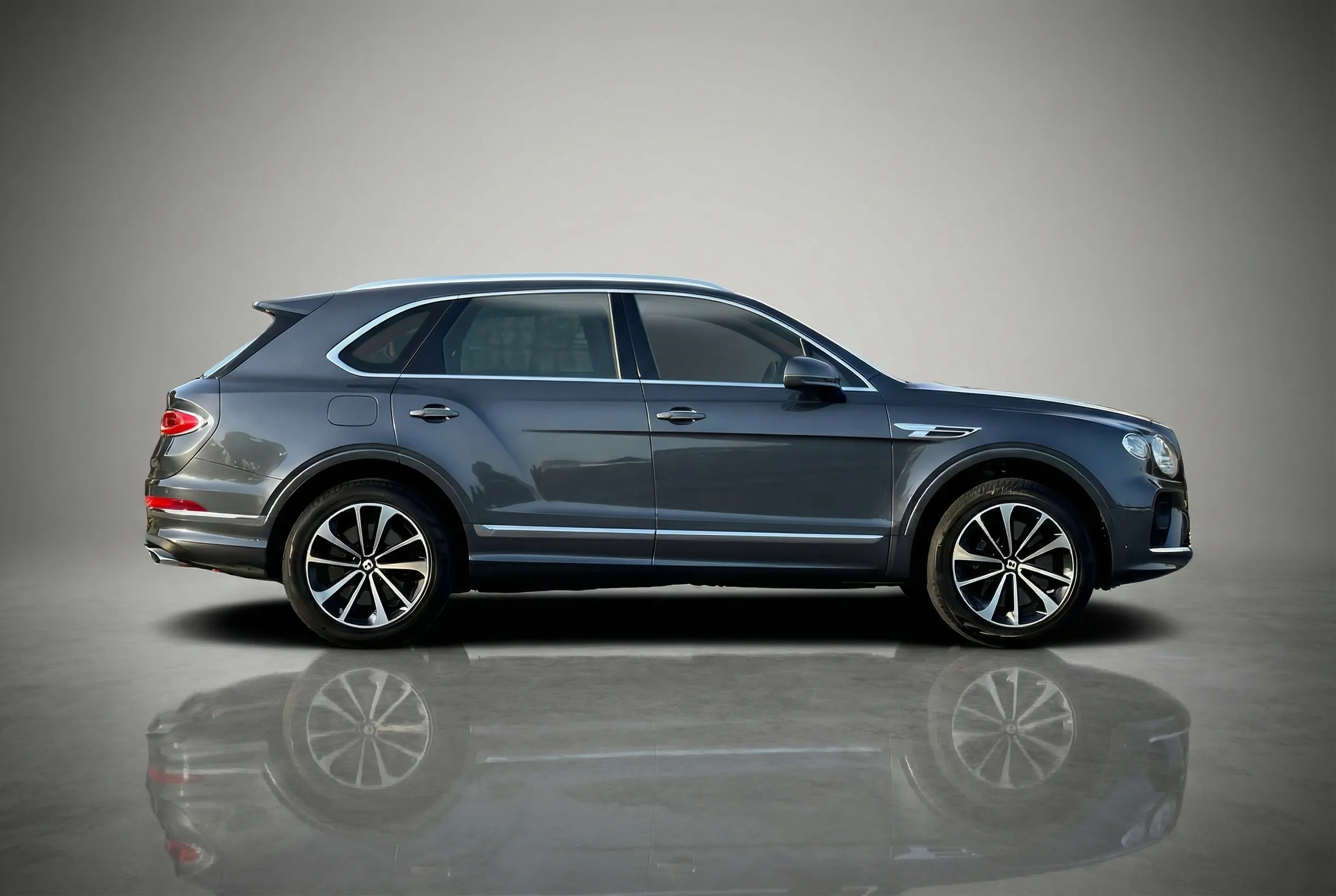 BENTLEY Bentayga - Image 3