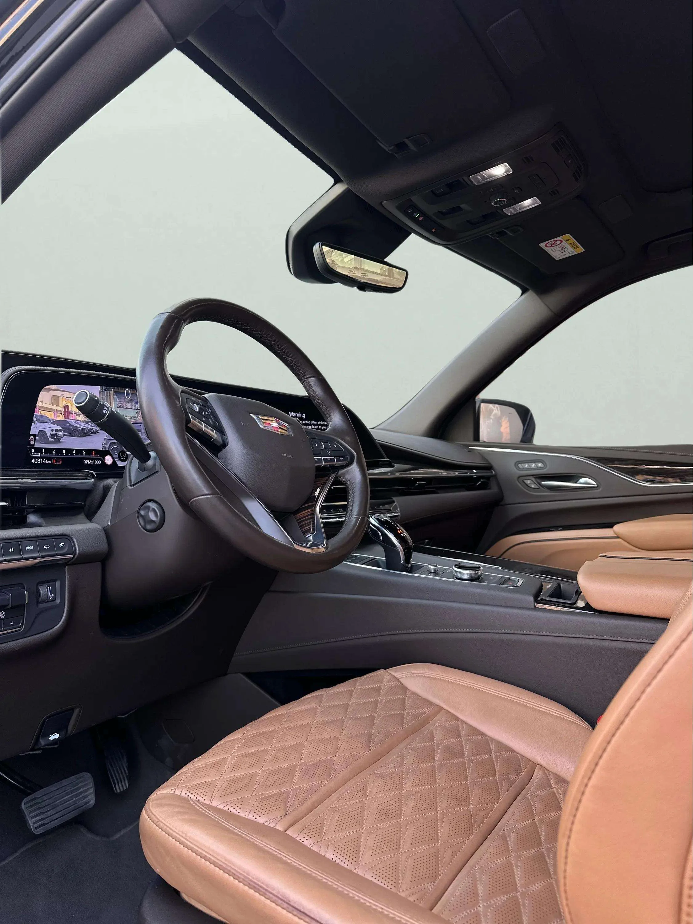 CADILLAC Escalade - Image 5