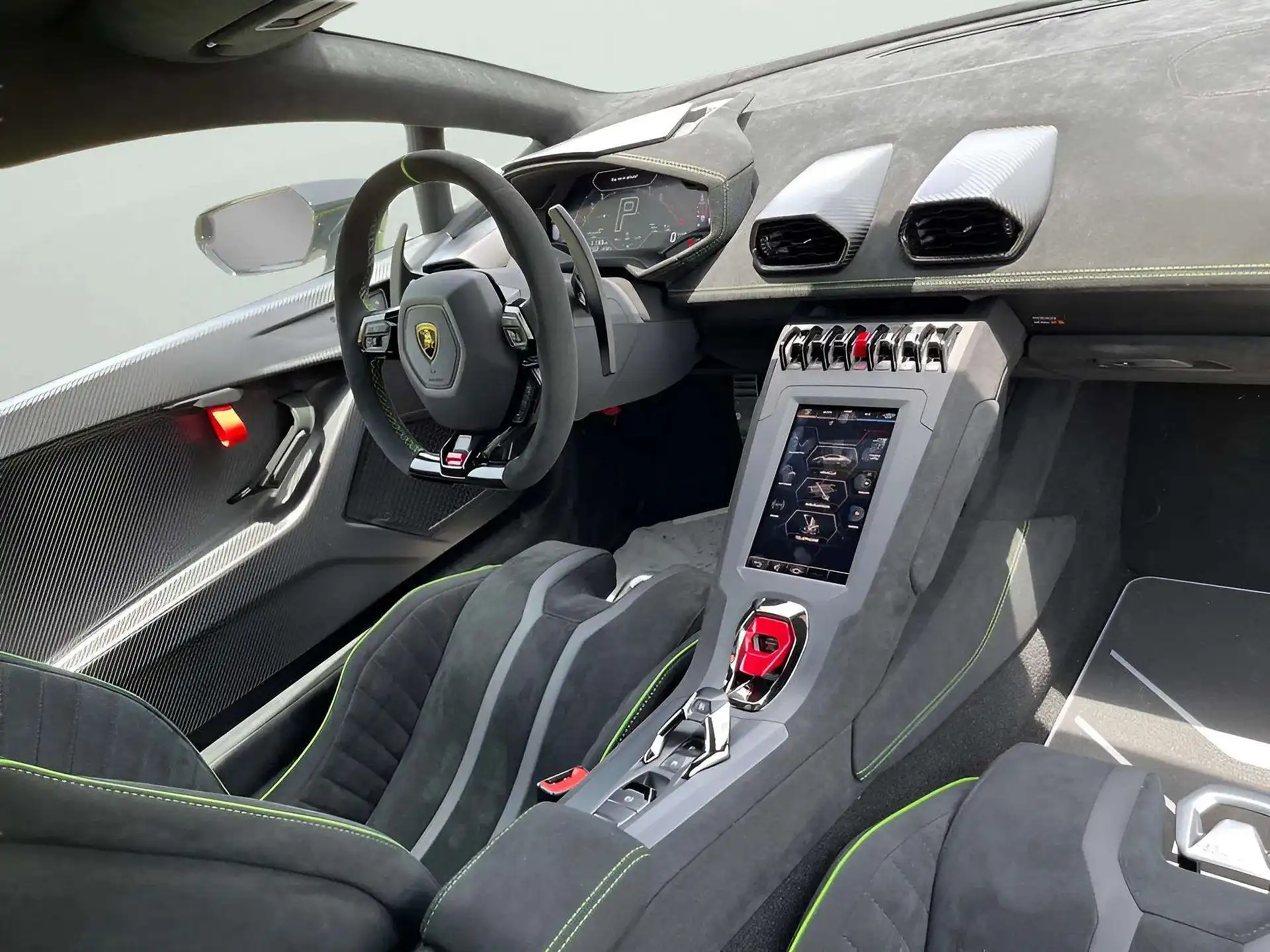 LAMBORGHINI Huracan STO - Image 3