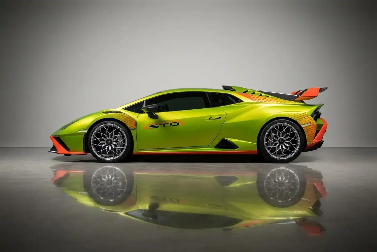 LAMBORGHINI Huracan STO - Image 4