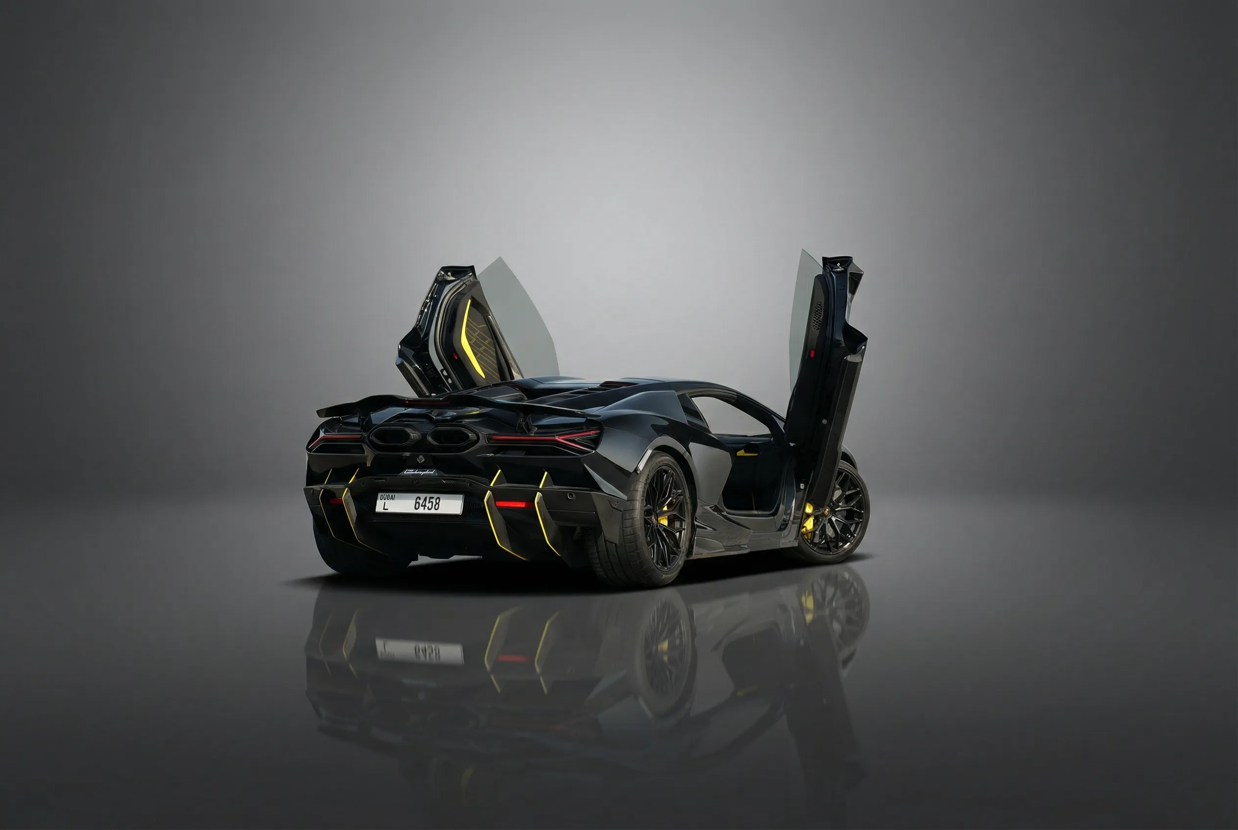LAMBORGHINI Revuelto - Image 4
