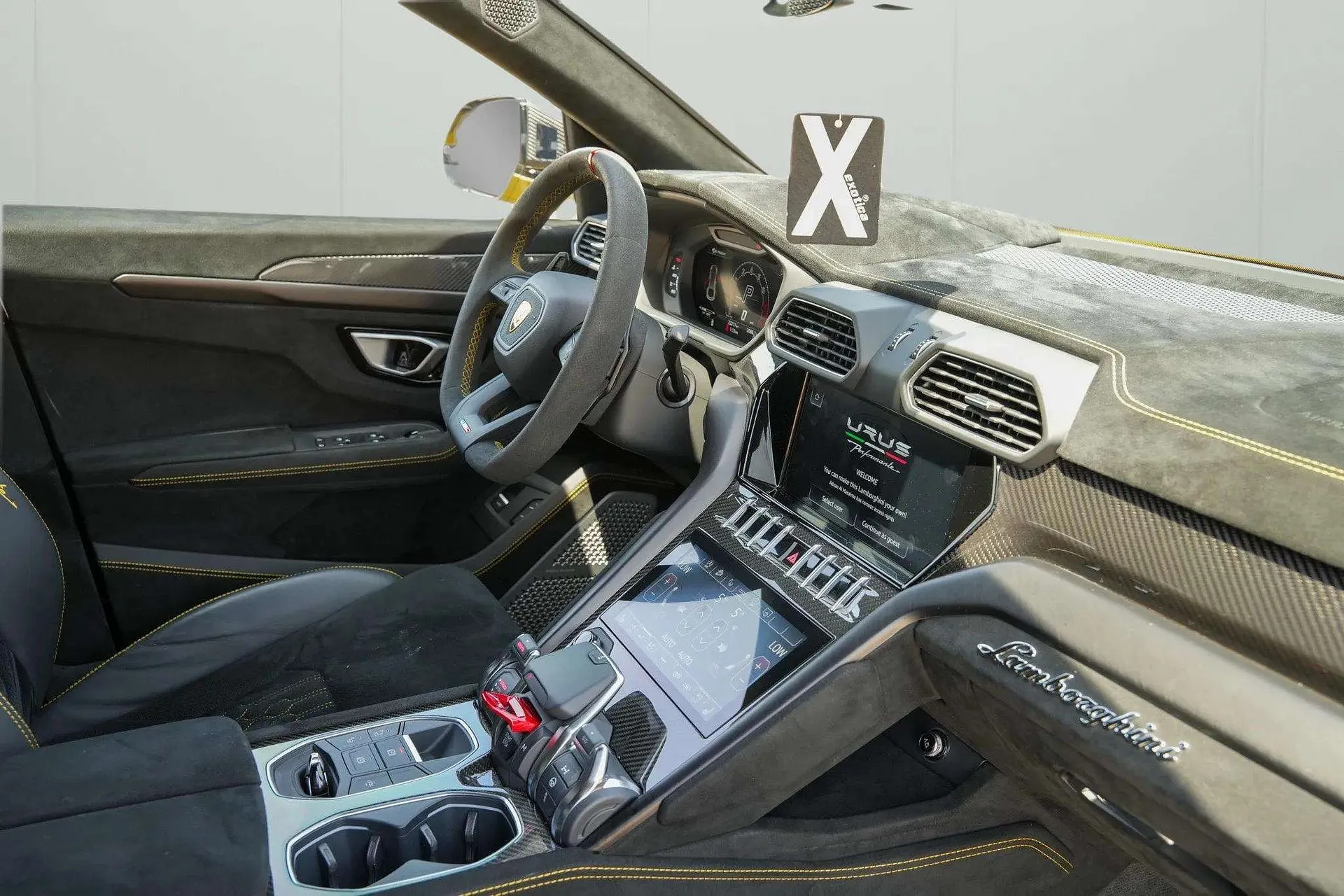 LAMBORGHINI Urus Performante - Image 5