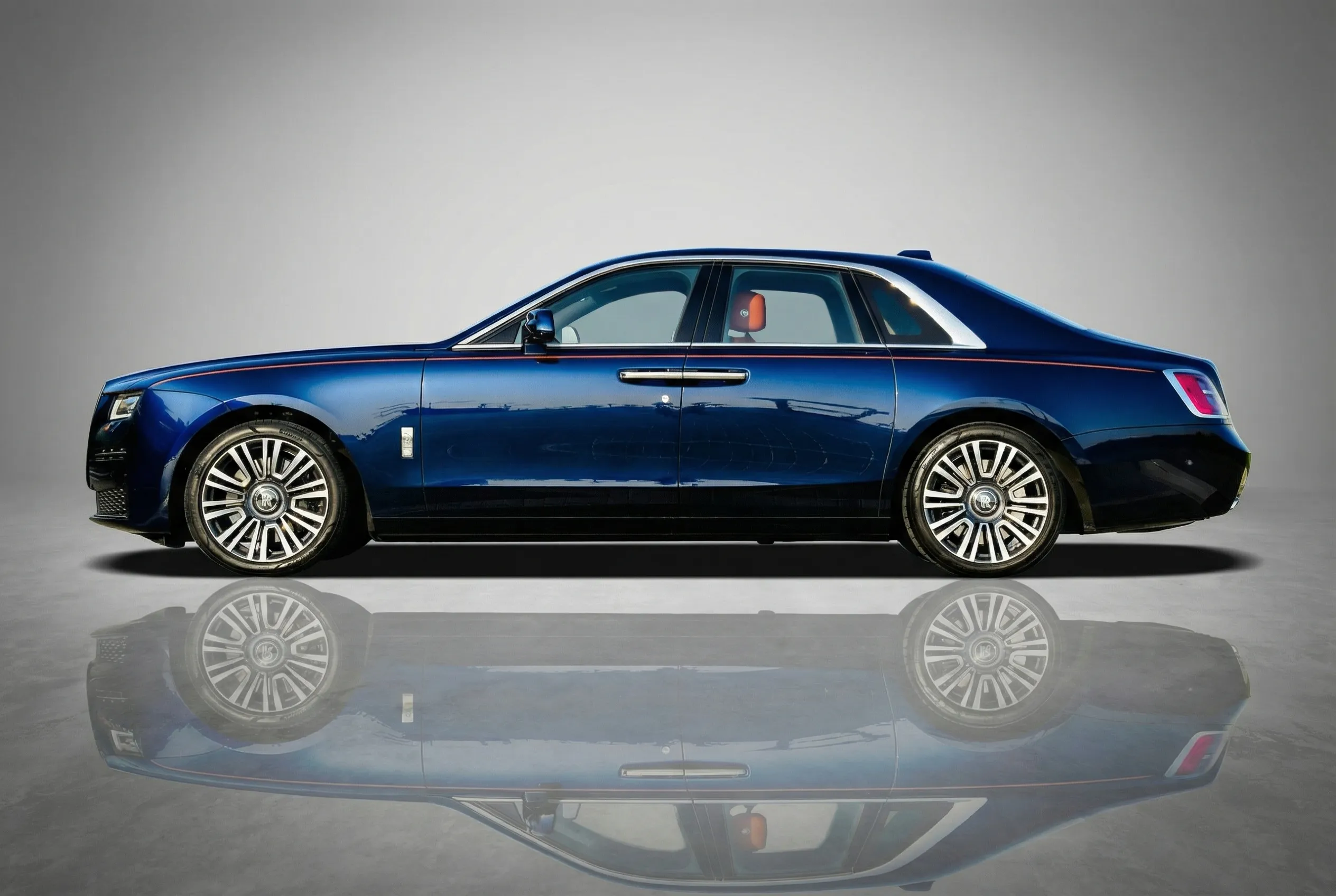 ROLLSROYCE Ghost - Image 3