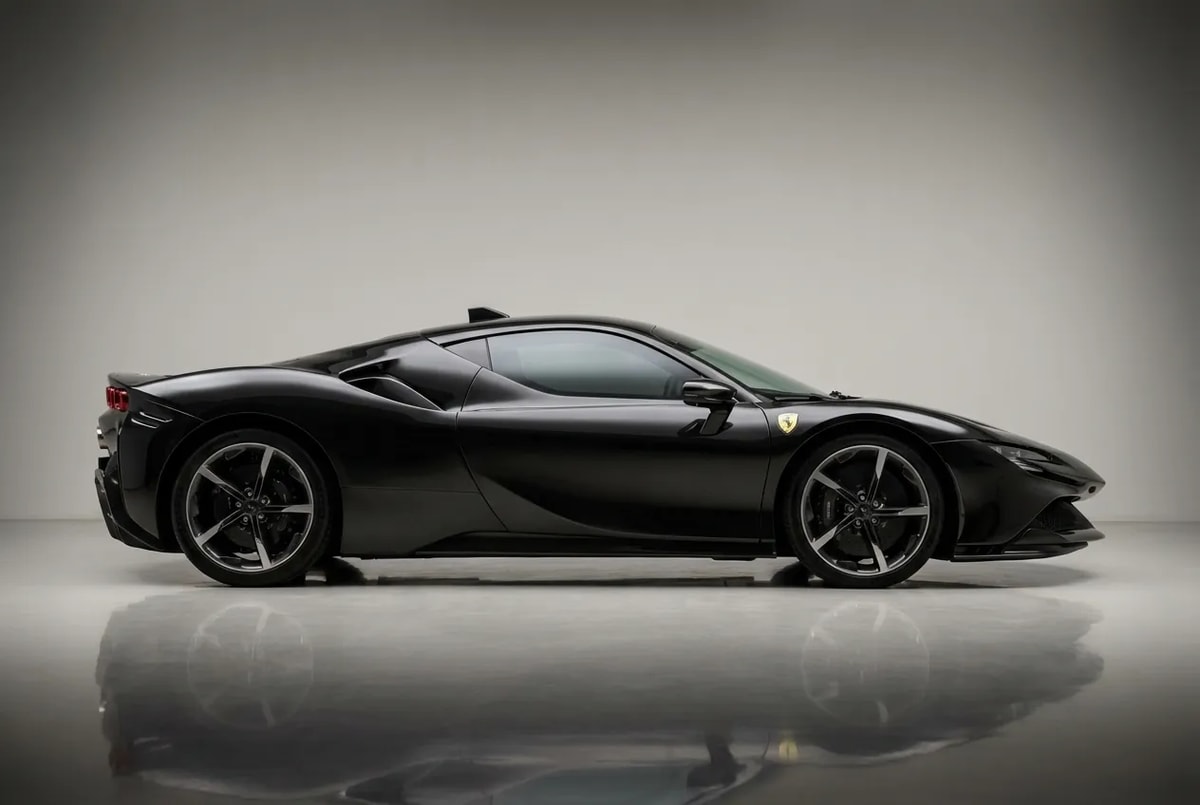 استئجار فيراري في دبي - قوة إيطالية، فخامة غريبة وأداء سوبركار | روتانا ستار