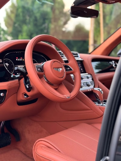 Bentley Bentayga 2023 - Image 4