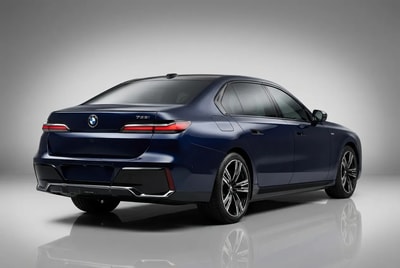 BMW 735i 2024 - Image 4