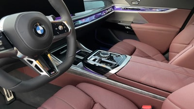 BMW 735i 2024 - Image 5