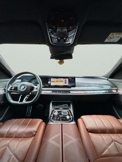 BMW 735i 2024 - Image 4