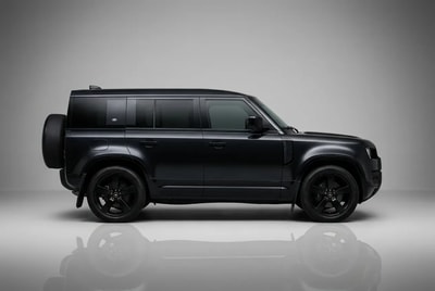 Land Rover Defender V8 2023 - Image 4