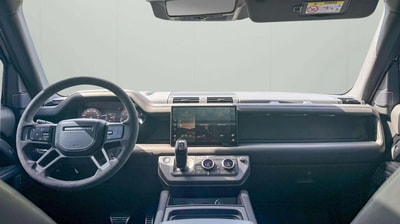 Land Rover Defender V8 2023 - Image 5