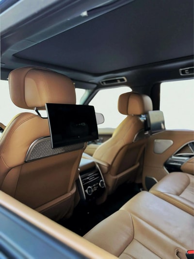 Land Rover Range Rover 7 Seats 2024 - Image 5