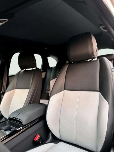 Land Rover Range Rover Velar 2024 - Image 3