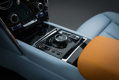 Rolls Royce Cullinan Black Badge 2024 - Image 4