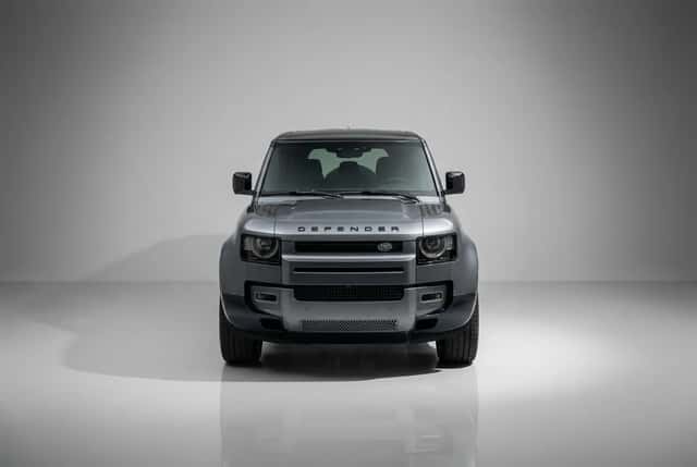 لاند روفر Defender V8 2024