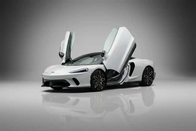 ماكلارين Artura 2024