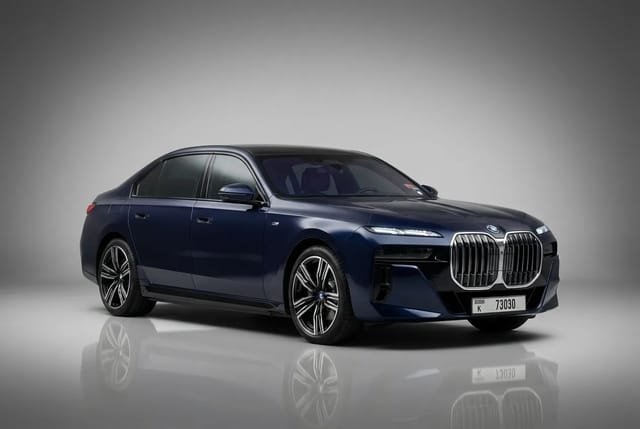BMW 735i 2024 - Image 2