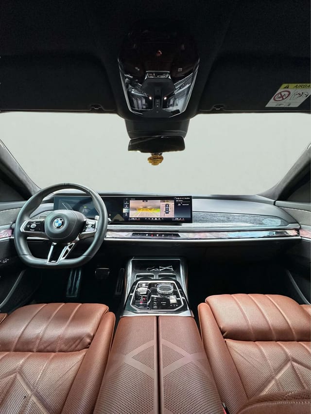 BMW 735i 2024 - Image 4