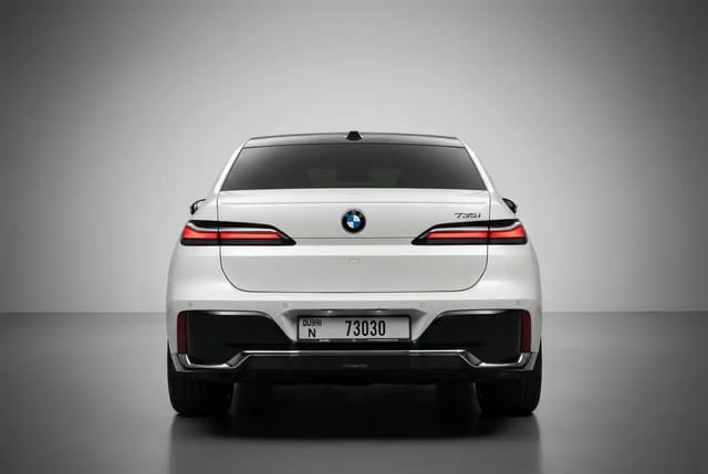 BMW 735i 2024 - Image 4