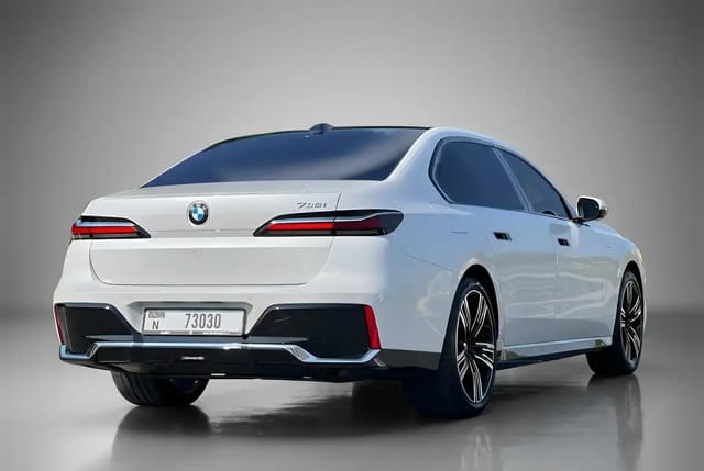 BMW 735i 2024 - Image 3