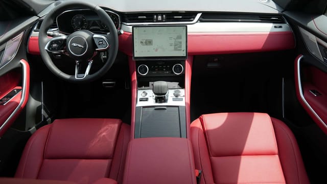 Jaguar F-PACE 2025 - Image 5