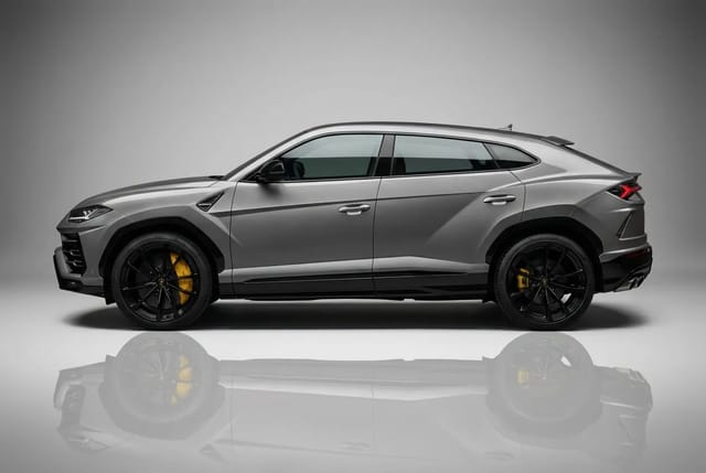Lamborghini Urus 2022 - Image 2