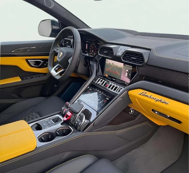 Lamborghini Urus 2022 - Image 3
