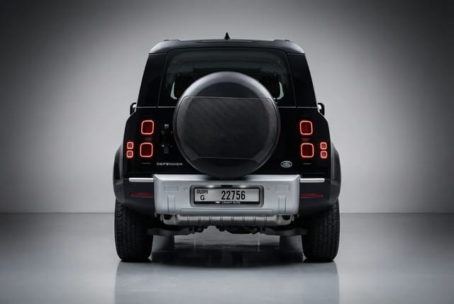 Land Rover Defender 2023 - Image 3