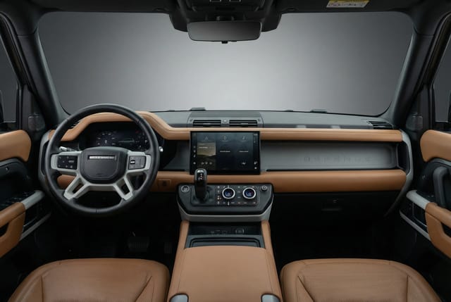 Land Rover Defender 2023 - Image 5