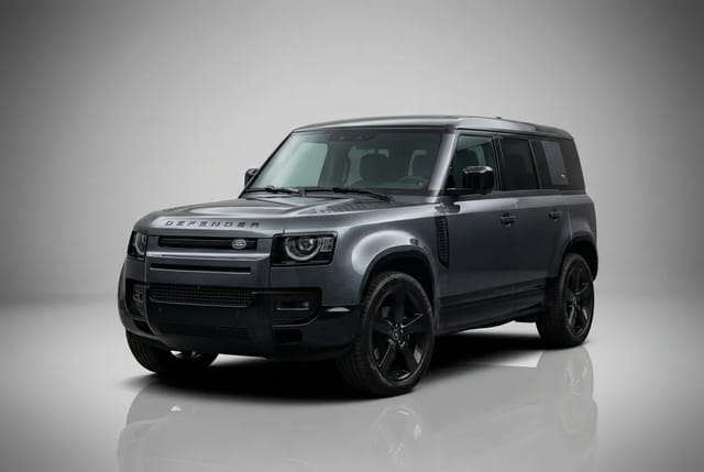 Land Rover Defender V8 2023 - Image 2