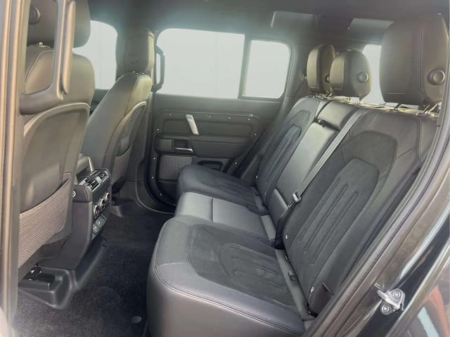 Land Rover Defender V8 2023 - Image 5