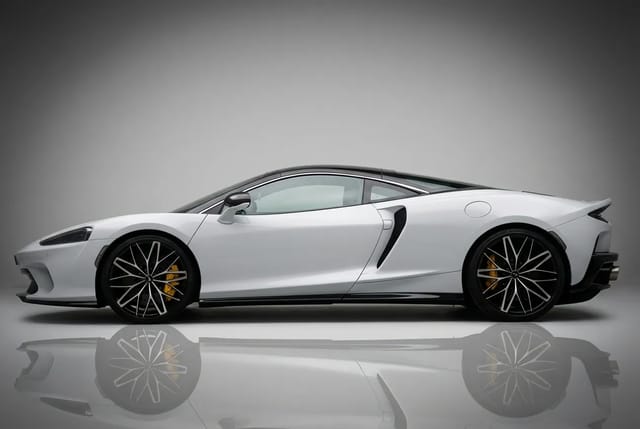 McLaren Artura 2023 - Image 4