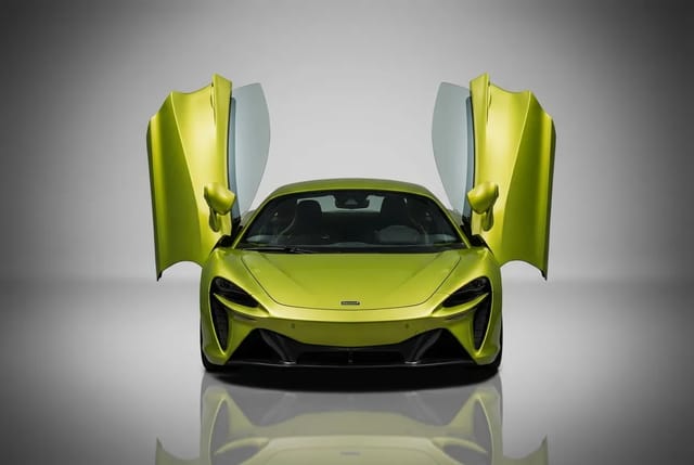 McLaren Artura 2024 - Image 2