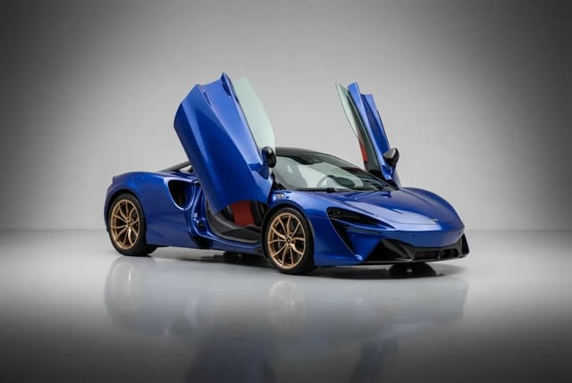 McLaren Artura Spider 2025 - Image 2