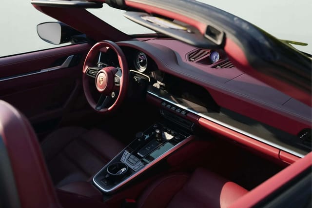 Porsche 911 Turbo S 2023 - Image 5