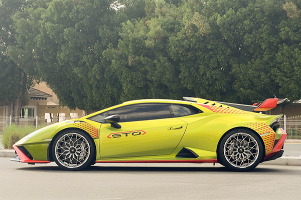 rent Lamborgini STO 2