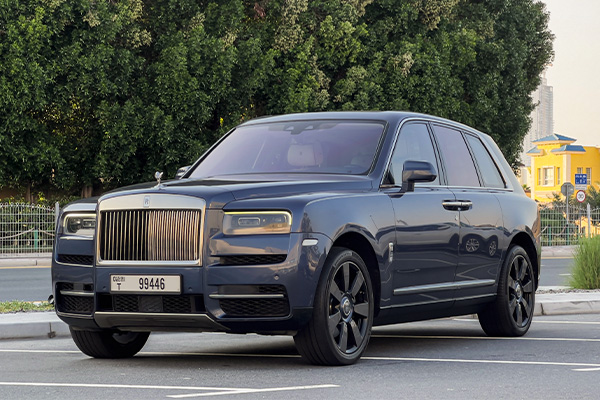 rent ROLLS ROYCE CULLINAN blue 1